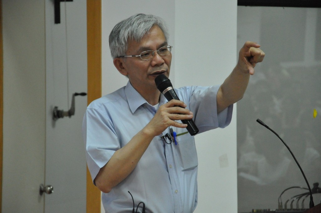 《旺报》社长黄清龙在汕头大学演讲(汕大新闻学院学生黄泽波摄)