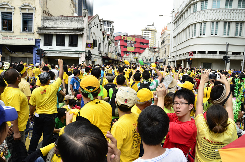 3.黄绿支持者挤满马来西亚街头 (摄影王丽贤)